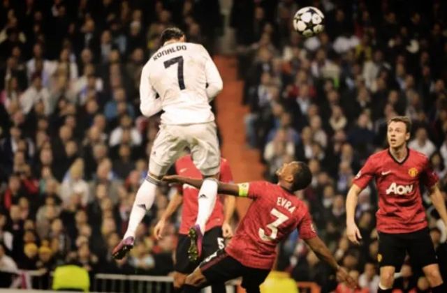 Ronaldo đã thực hiện cú bật nhảy hiếm có trong lịch sử bóng đá